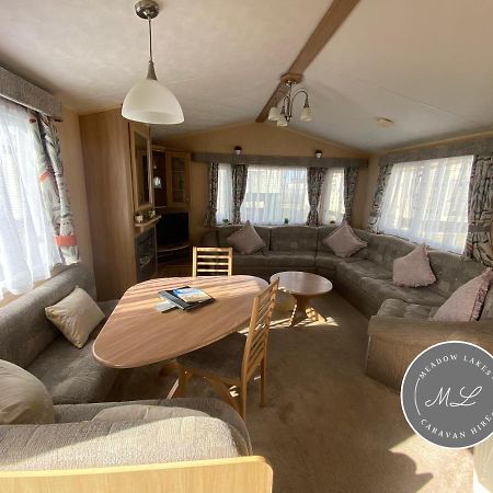Coral Beach - Row 73 Van 2, Central Heating, Wifi, Bed Linen - Meadow Lakes Caravan & Lodge Hire Ingoldmells Eksteriør billede