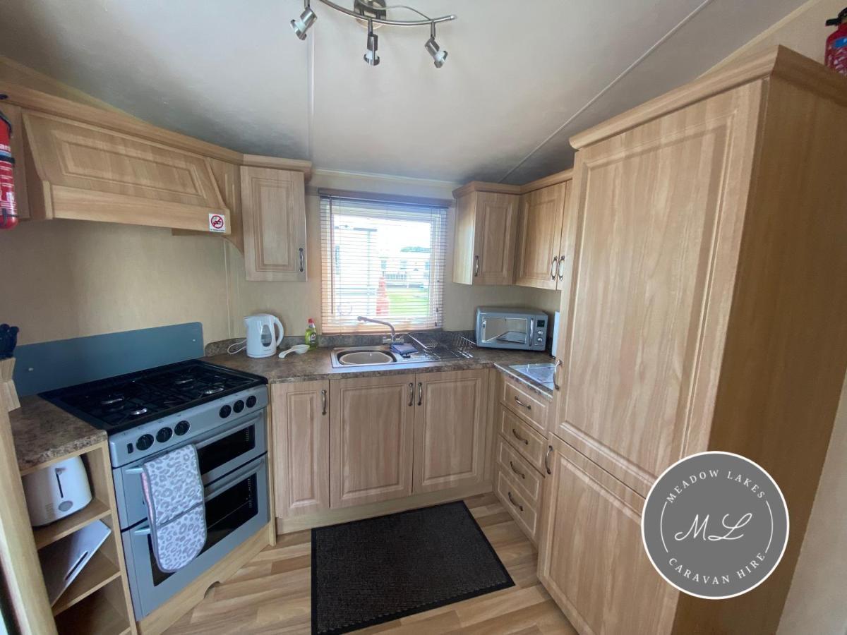 Coral Beach - Row 73 Van 2, Central Heating, Wifi, Bed Linen - Meadow Lakes Caravan & Lodge Hire Ingoldmells Eksteriør billede