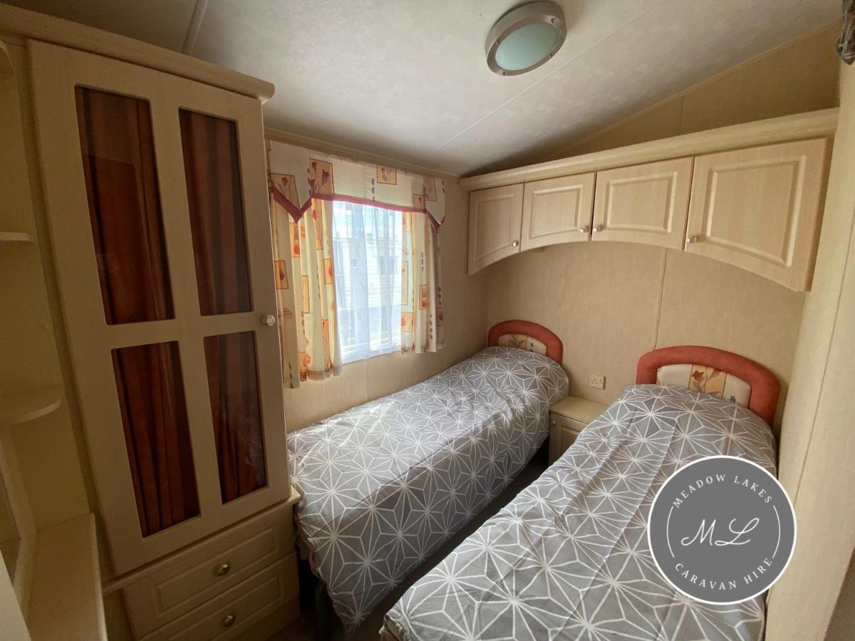 Coral Beach - Row 73 Van 2, Central Heating, Wifi, Bed Linen - Meadow Lakes Caravan & Lodge Hire Ingoldmells Eksteriør billede